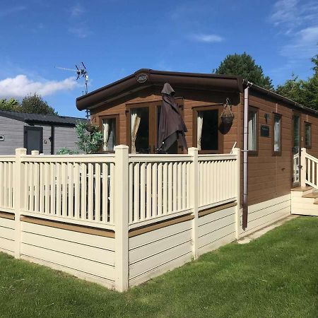 Brooksbank Lodge With Hot Tub Barmby on the Moor Eksteriør bilde