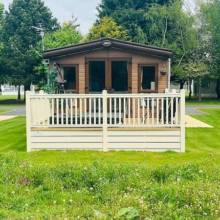 Brooksbank Lodge With Hot Tub Barmby on the Moor Eksteriør bilde