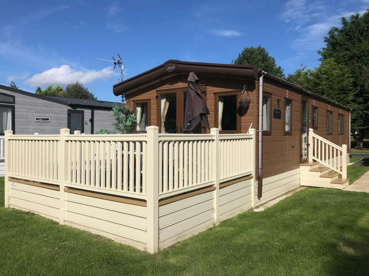 Brooksbank Lodge With Hot Tub Barmby on the Moor Eksteriør bilde