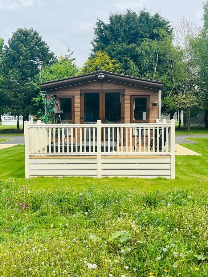 Brooksbank Lodge With Hot Tub Barmby on the Moor Eksteriør bilde